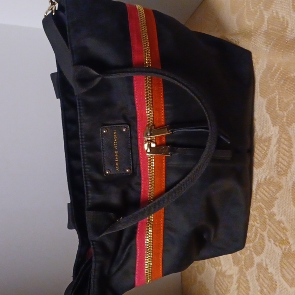 Authentic adrienne vittadini big tote